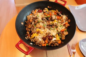 Receita de Sukiyaki na panela WOK: tradicional e saborosa para fazer em casa